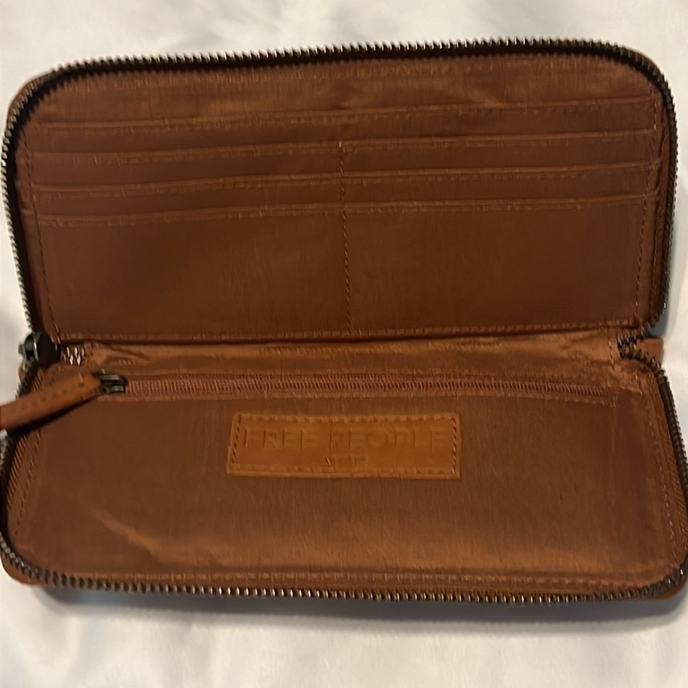 Free People vegan leather wallet wristlet NWT - Picture 4 of 7
